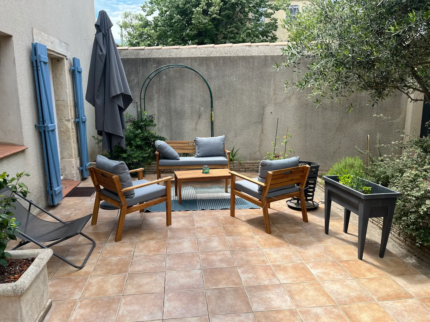 le colibri bleu à Argeliers